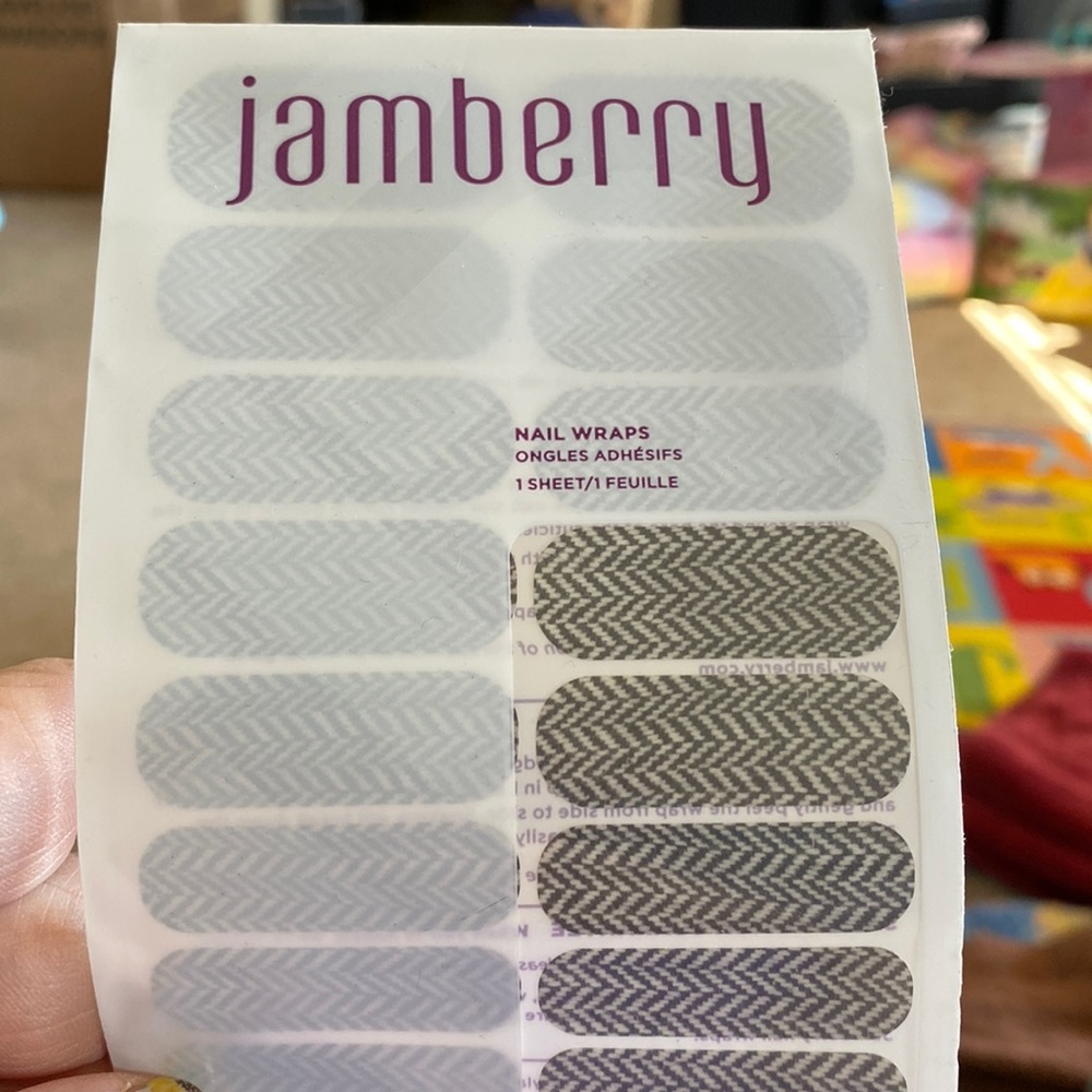 Jam Berry nail strip set new